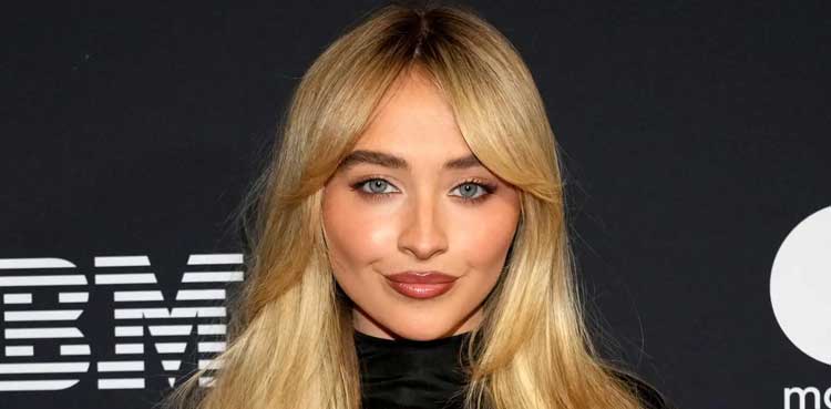 Sabrina Carpenter dazzles in Barbie-inspired look at New York concert Sabrina Carpenter dazzles in Barbie-inspired look at New York concert