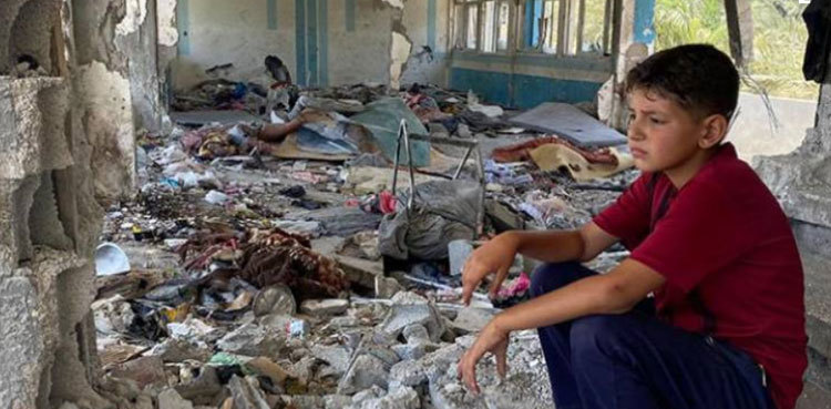 Gaza children gradually return to school after two years of war