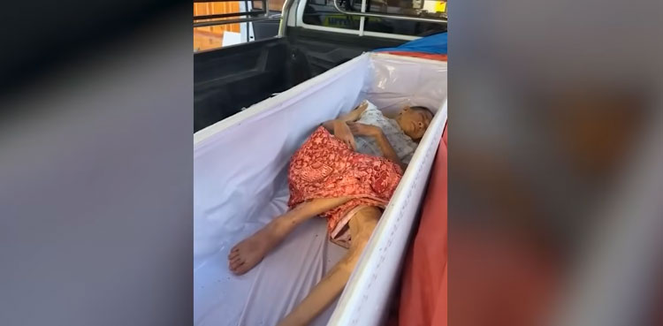 Knocking in the coffin: Woman wakes up in casket after being declared dead