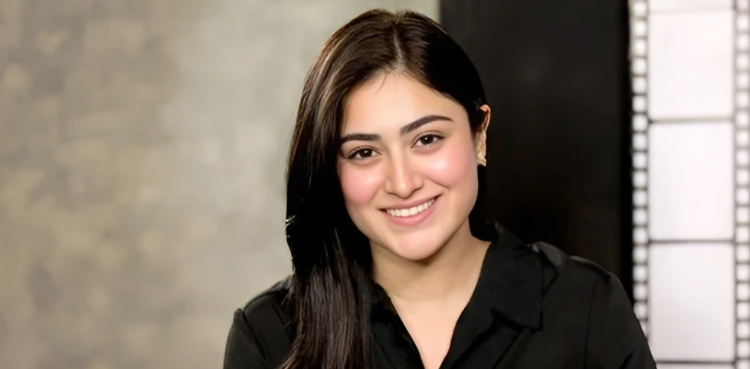 Hina Afridi announce engagement in viral Instagram post