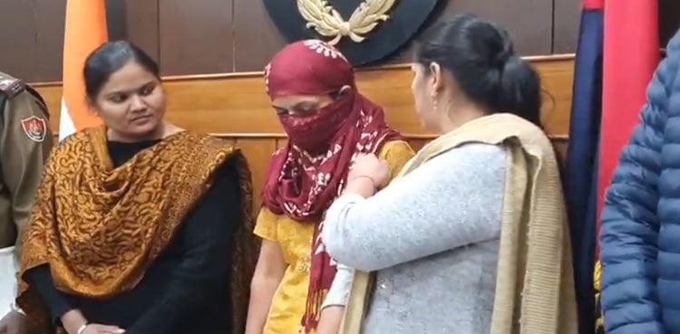 Aunt held for drowning niece who ‘looked prettier than her'