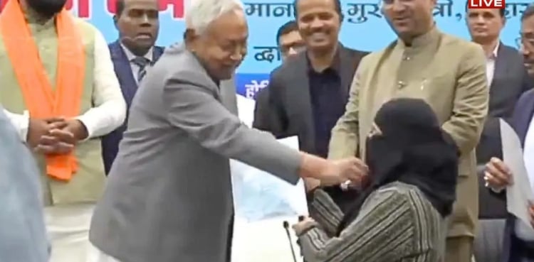 India: Bihar CM Nitish Kumar pulls down Musli  woman’s hijab