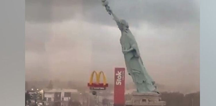 'Statue of Liberty' topples in storm, footage goes viral