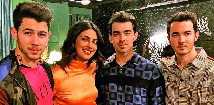Jonas Brothers, Priyanka Chopra groove to Bollywood lyrics