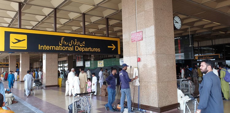 Overseas Pakistani declared dead in NADRA records returns to Pakistan, only to find family betrayal