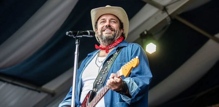 Raul Malo, Mavericks frontman, dies at 60 after battle with cancer