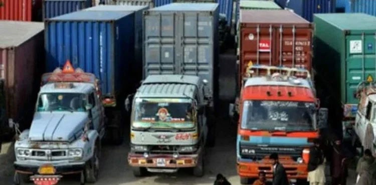 Goods transporters end strike after successful talks with Punjab Govt