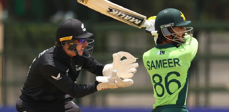 Dominant Pakistan thump New Zealand in Super Six