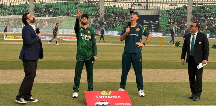 Pakistan win toss in second T20I against Australia