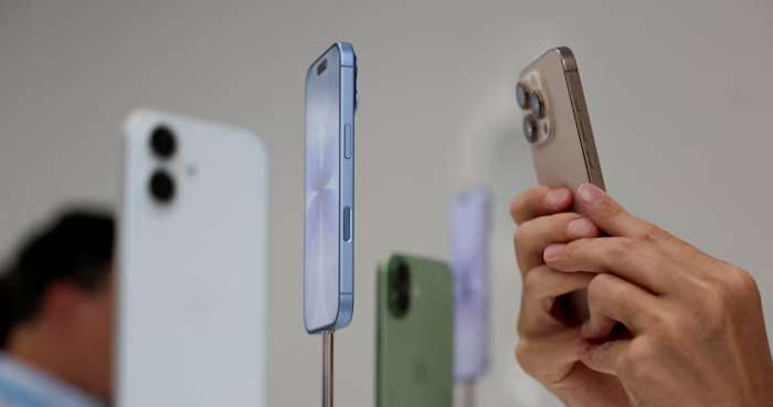 Apple leads global smartphone market with 20% share in 2025, says Counterpoint