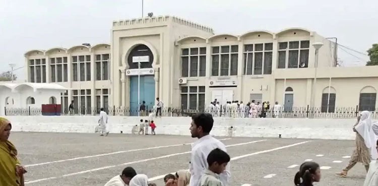 PTI founder will meet sister on Tuesday: sources