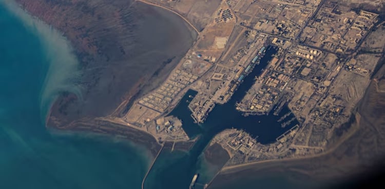 One person killed, 14 hurt in blast in Iranian port of Bandar Abbas, Iranian media reports