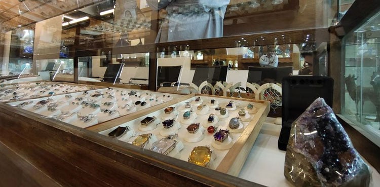 Pakistan vows to boost gemstone exports by $1 billion