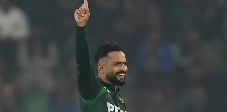 Babar, Nawaz star as Pakistan sweep Australia in T20Is