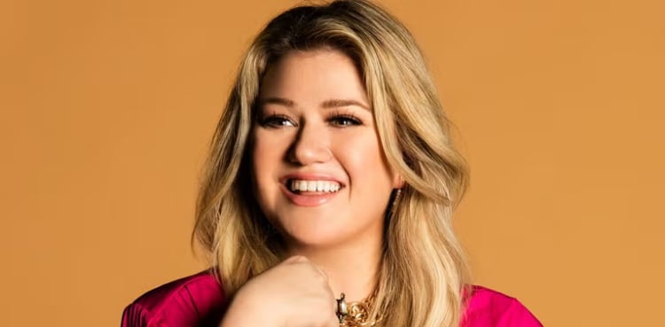Kelly Clarkson recalls early career challenges