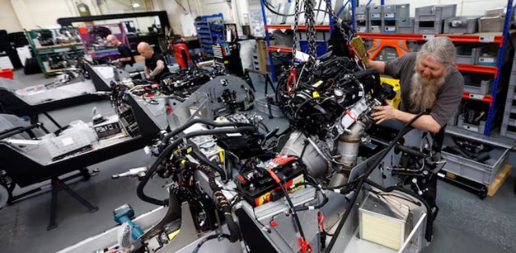 UK manufacturing PMI rises to highest since August 2024