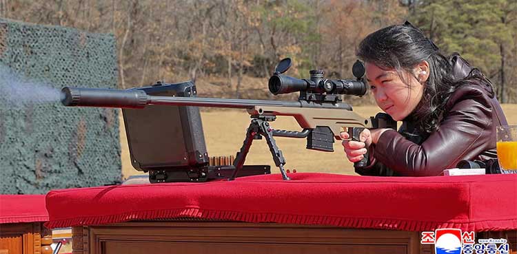 Kim Jong Un presents new sniper rifles to party officials