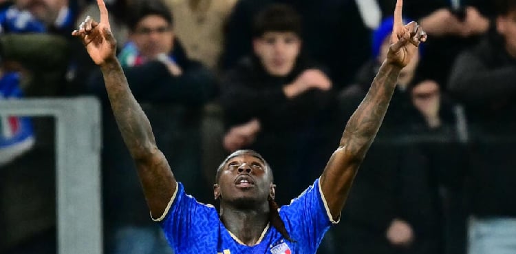 Italy beat Northern Ireland to keep World Cup hopes alive