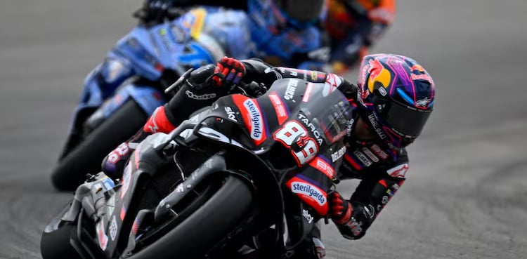 Martin wins US MotoGP sprint, Bezzecchi crashes