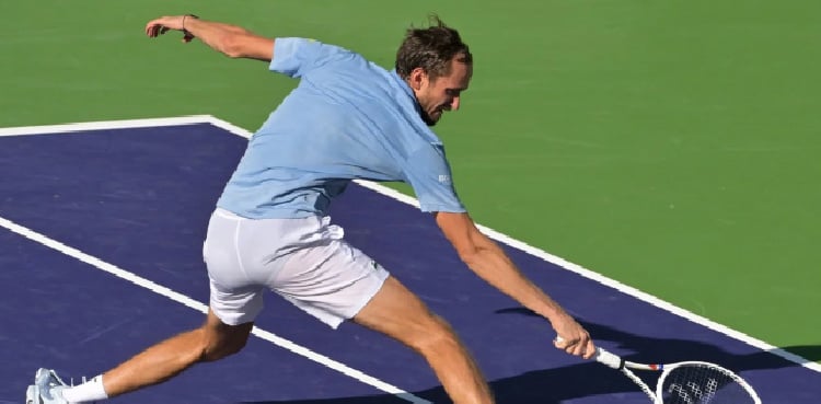 Medvedev snaps Alcaraz win streak, sets Indian Wells final with Sinner