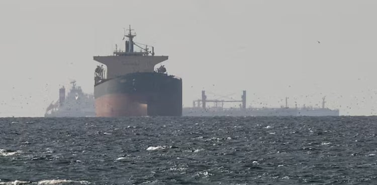 Indian gas tankers getting ready to sail through Hormuz, data shows