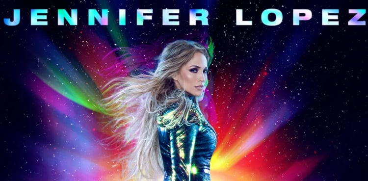 Jennifer Lopez narrowly avoids on-stage mishap