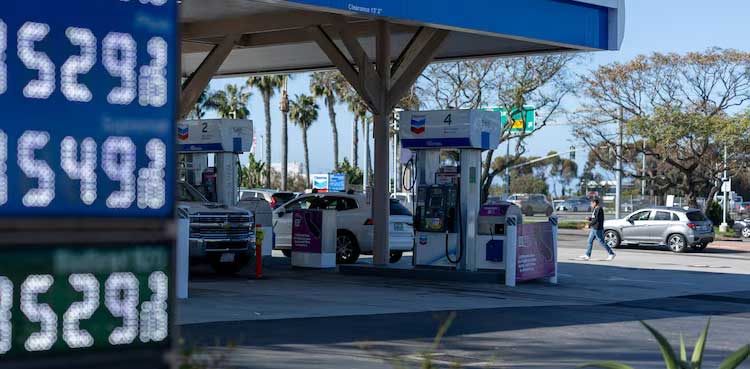 US gasoline and diesel prices surge