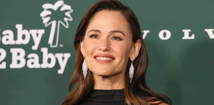 Jennifer Garner’s mother steals the spotlight in an interview