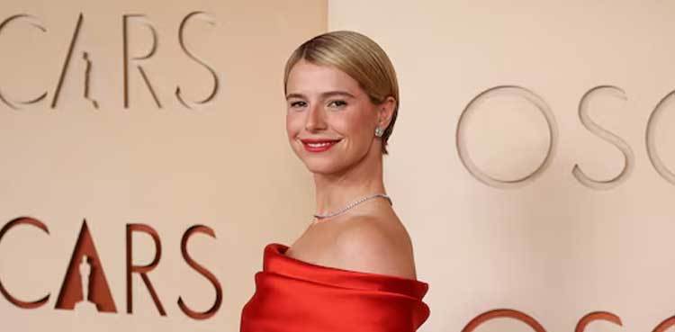 98th Academy Award: Red carpet glistens with metallic tones