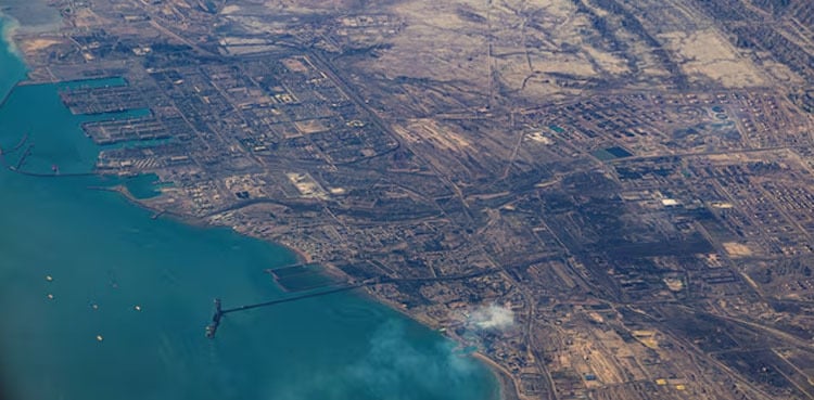 Oil and gas majors and traders suspend shipments via Hormuz as US attacks Iran, sources say