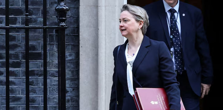 UK working with airlines to boost Oman evacuations