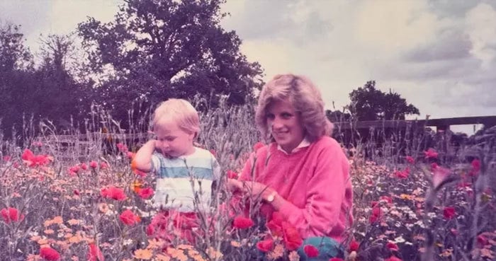 Prince William honors Princess Diana with throwback photo on Mother’s Day