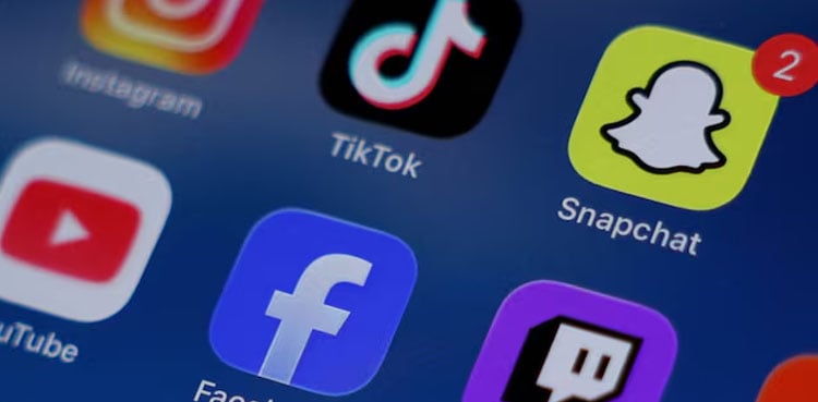 Social media platforms need to stop never-ending scrolling, UK's Starmer says