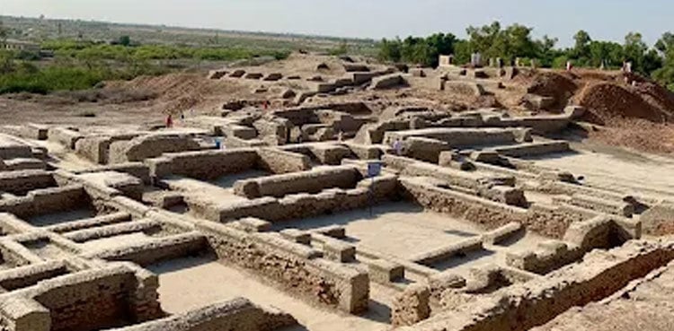 Sindh govt to launch Karachi–Mohenjo Daro air safari