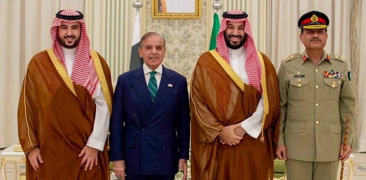 Saudi Arabia announces $3bn additional support to Pakistan, extends $5bn deposit