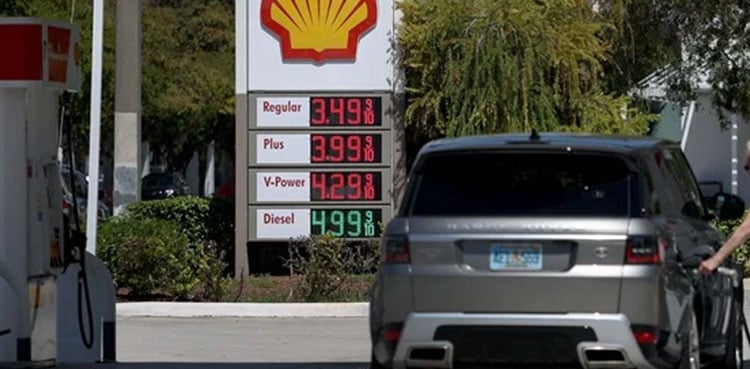 At gas stations, Americans say they're 'paying the price' of Iran war