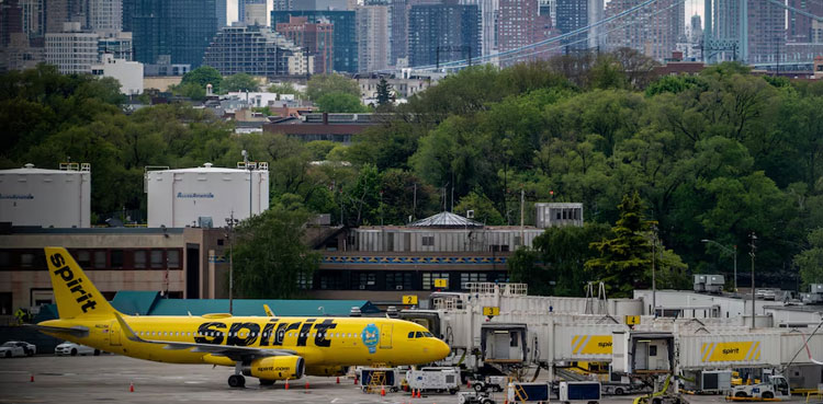 Airlines scramble to help stranded Spirit passengers after budget carrier collapses