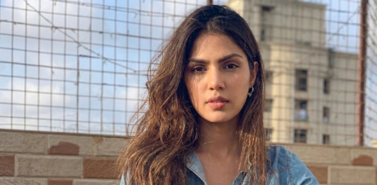 Rhea Chakraborty announces break from social media