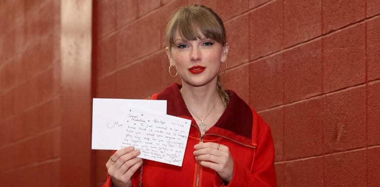 Taylor Swift melts hearts with sweet gift for young fan