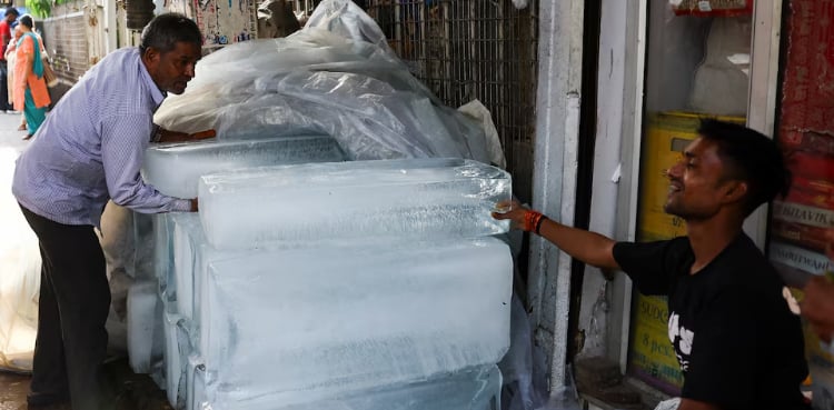 India records over 300 suspected heatstroke cases as summer temperatures spike
