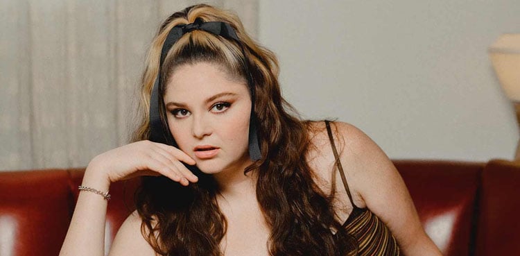 Meg Stalter Drops Debut Single ‘Prettiest Girl in America’, Unveils Album ‘Crave’