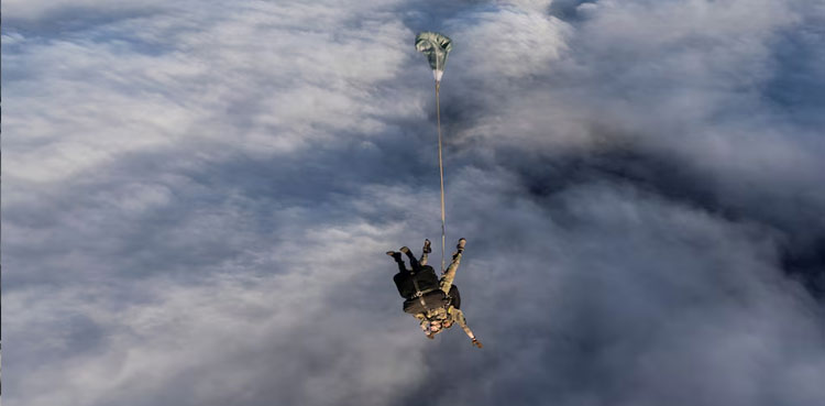 British paratroopers lead airdrop onto Tristan da Cunha for suspected hantavirus case