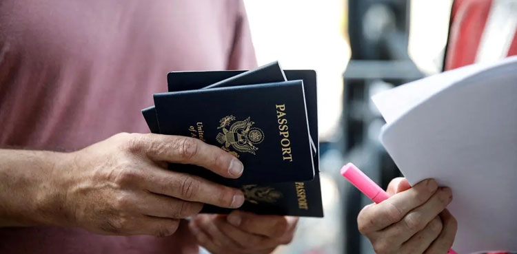 US to revoke passports for thousands of parents who owe child support