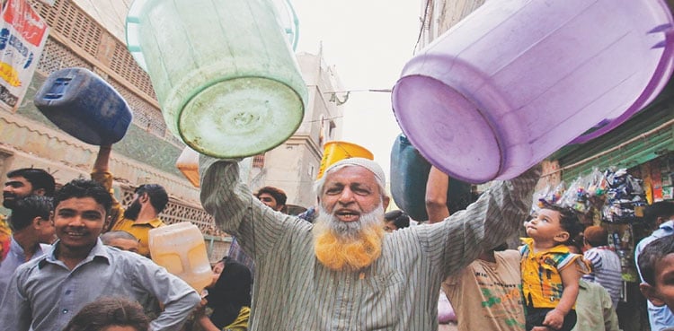 Water Crisis deepens in Karachi as supply suspended in some areas for almost a month