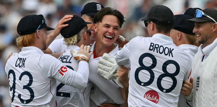 Blundell, Phillips lead New Zealand recovery against England