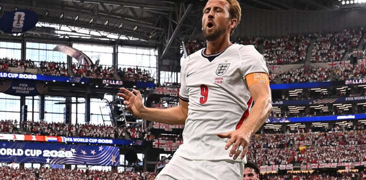 Kane scores twice as England beat Croatia to launch World Cup charge