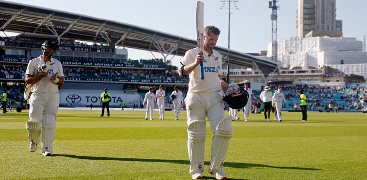 New Zealand punish England as Nicholls century builds huge lead
