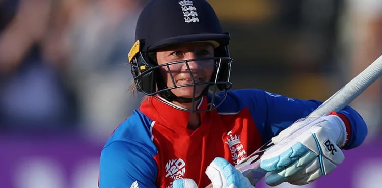 Wyatt-Hodge stars as England ease into T20 World Cup semi-finals