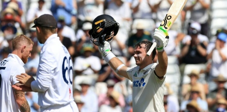 Latham, Conway pile on the runs before Stokes breakthrough