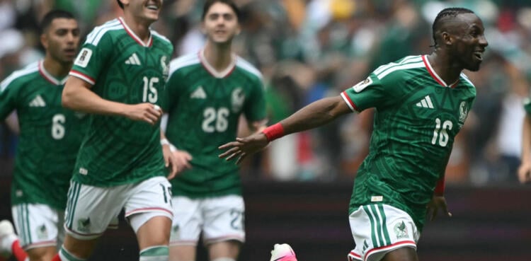 Mexico beat South Africa to kick off World Cup